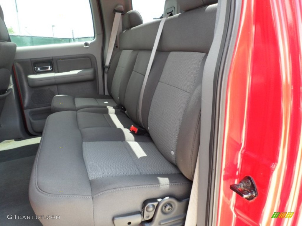 2005 F150 XLT SuperCrew - Bright Red / Medium Flint Grey photo #39