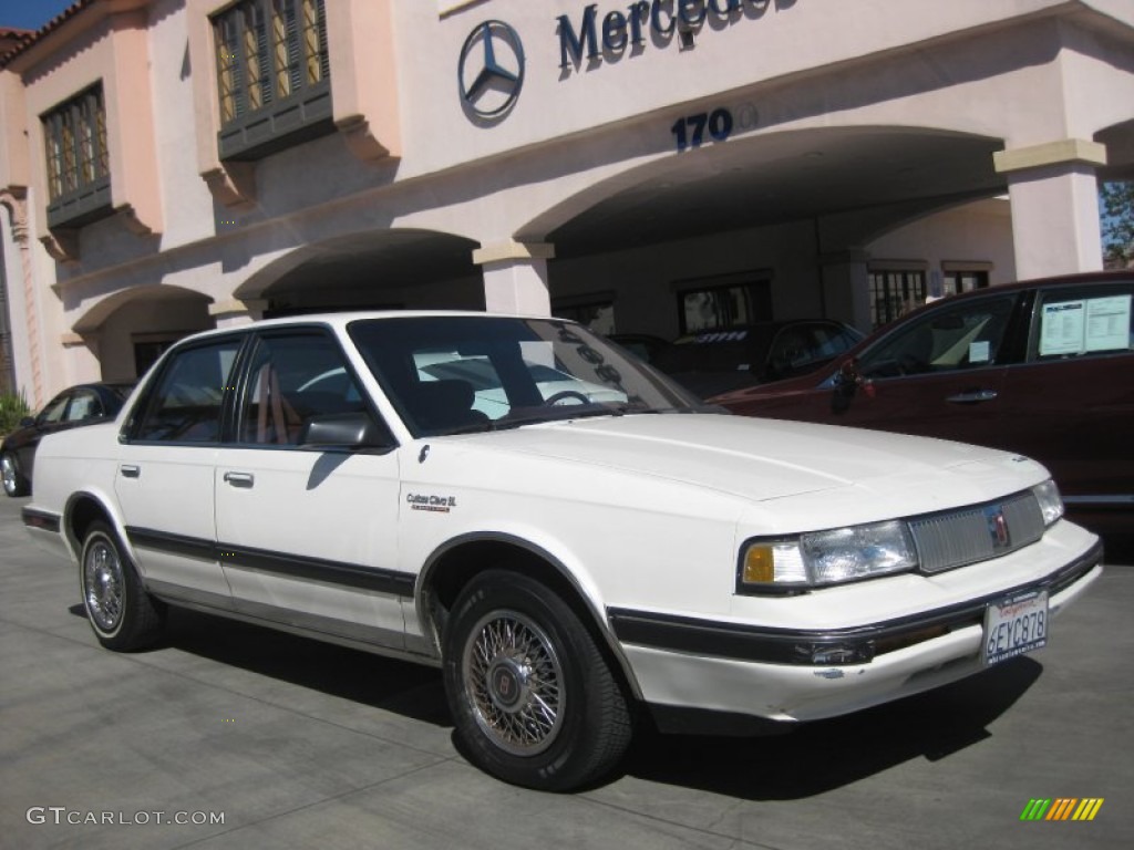 1992 Bright White Oldsmobile Cutlass Ciera S #51856377 Photo #16 ...