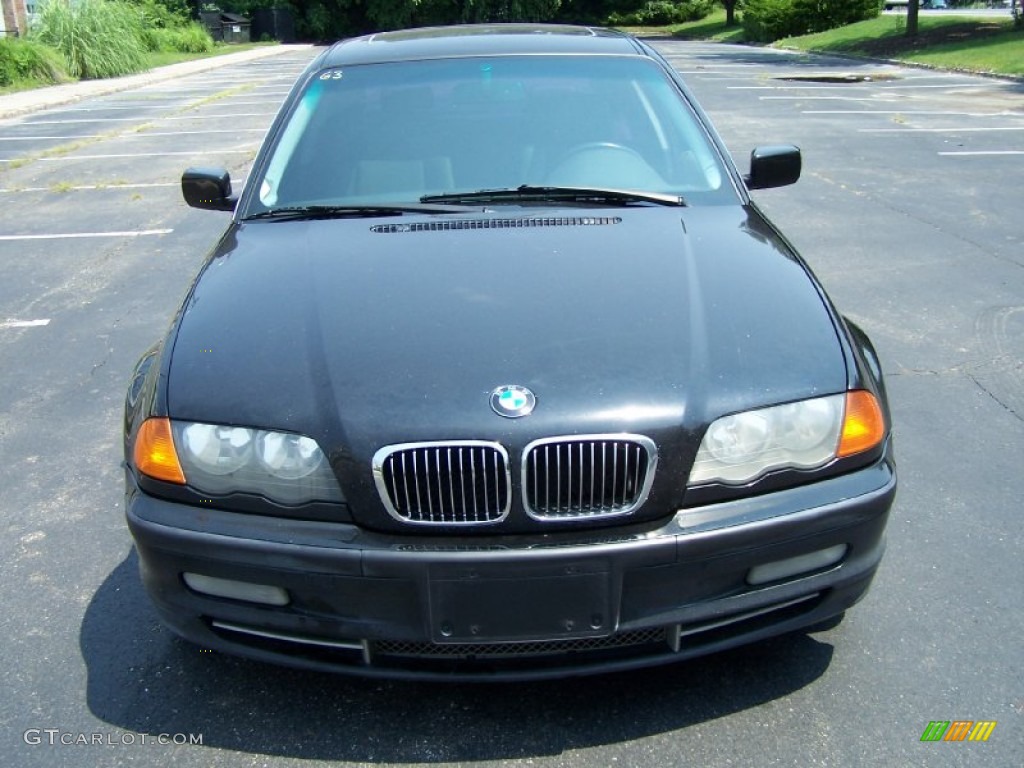 2001 3 Series 330i Sedan - Jet Black / Black photo #2