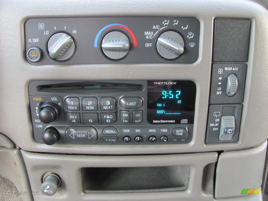 1999 Chevrolet Astro LS Passenger Van Controls Photo #51908321