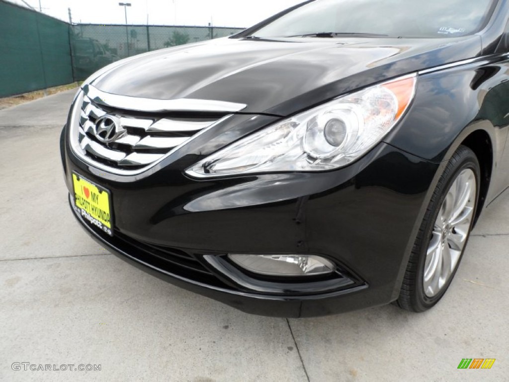 2011 Sonata SE - Midnight Black / Black photo #12