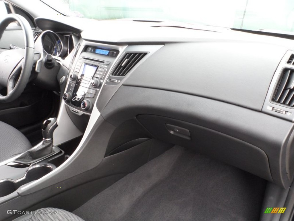 2011 Sonata SE - Midnight Black / Black photo #25