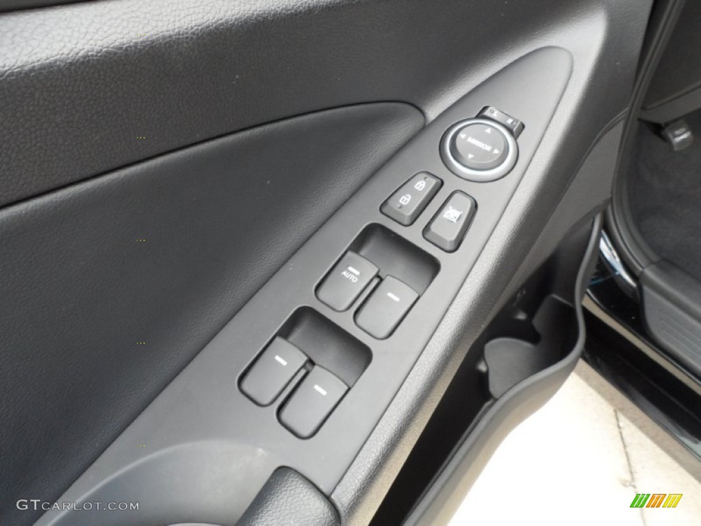 2011 Sonata SE - Midnight Black / Black photo #33