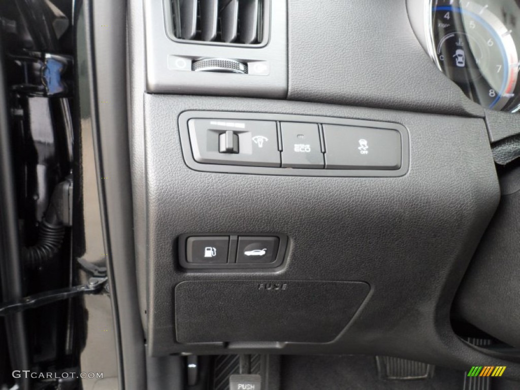 2011 Sonata SE - Midnight Black / Black photo #47