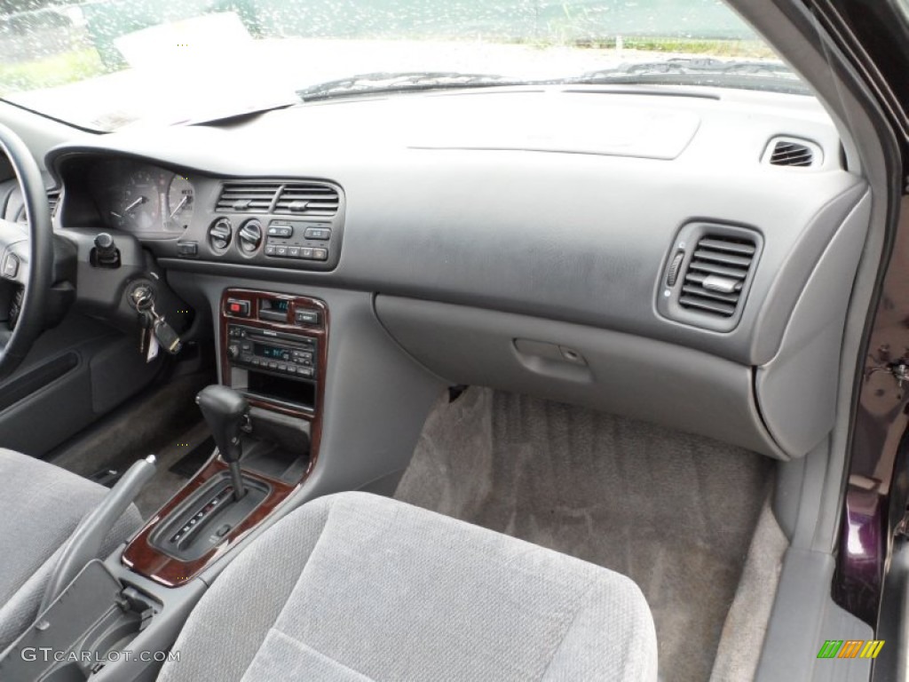 1997 Honda Accord SE Sedan Gray Dashboard Photo #51910826