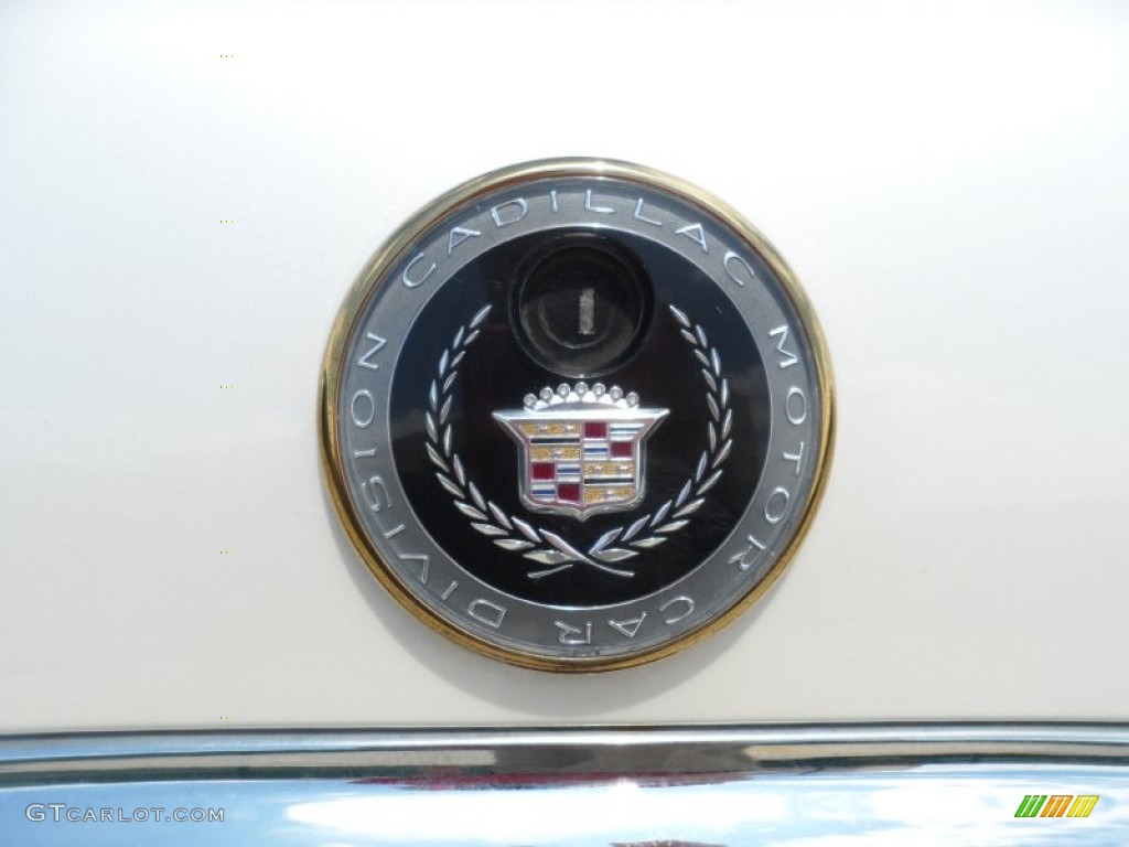 1999 Cadillac DeVille d'Elegance Marks and Logos Photo #51912302