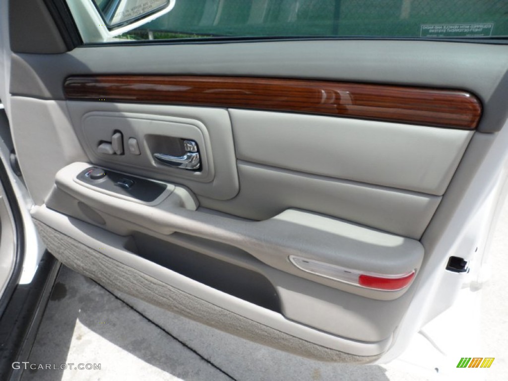 1999 Cadillac DeVille d'Elegance Neutral Shale Door Panel Photo #51912320