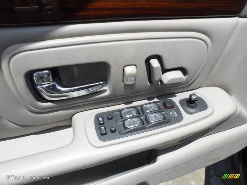 1999 Cadillac DeVille d'Elegance Controls Photo #51912416