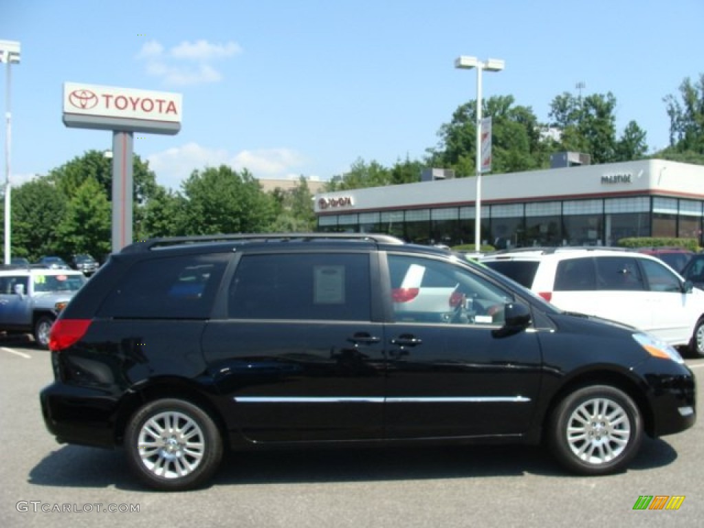 Black Toyota Sienna