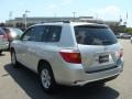 2010 Classic Silver Metallic Toyota Highlander V6 4WD  photo #4