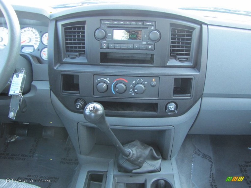2006 Dodge Ram 2500 ST Quad Cab Controls Photo #51916892