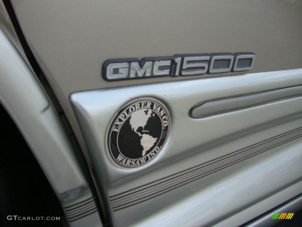 2002 GMC Savana Van G1500 Passenger Conversion Marks and Logos Photo #51917966