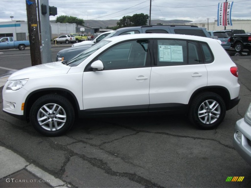 2011 Tiguan SE 4Motion - Candy White / Charcoal photo #3