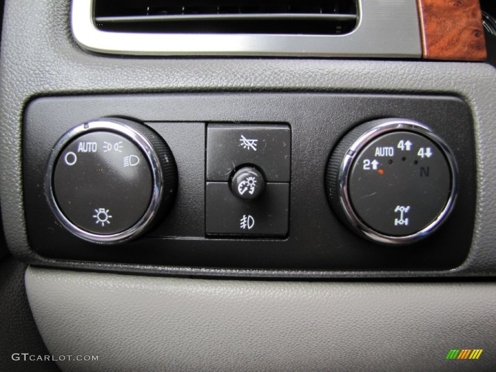2007 Chevrolet Tahoe LT 4x4 Controls Photo #51925667