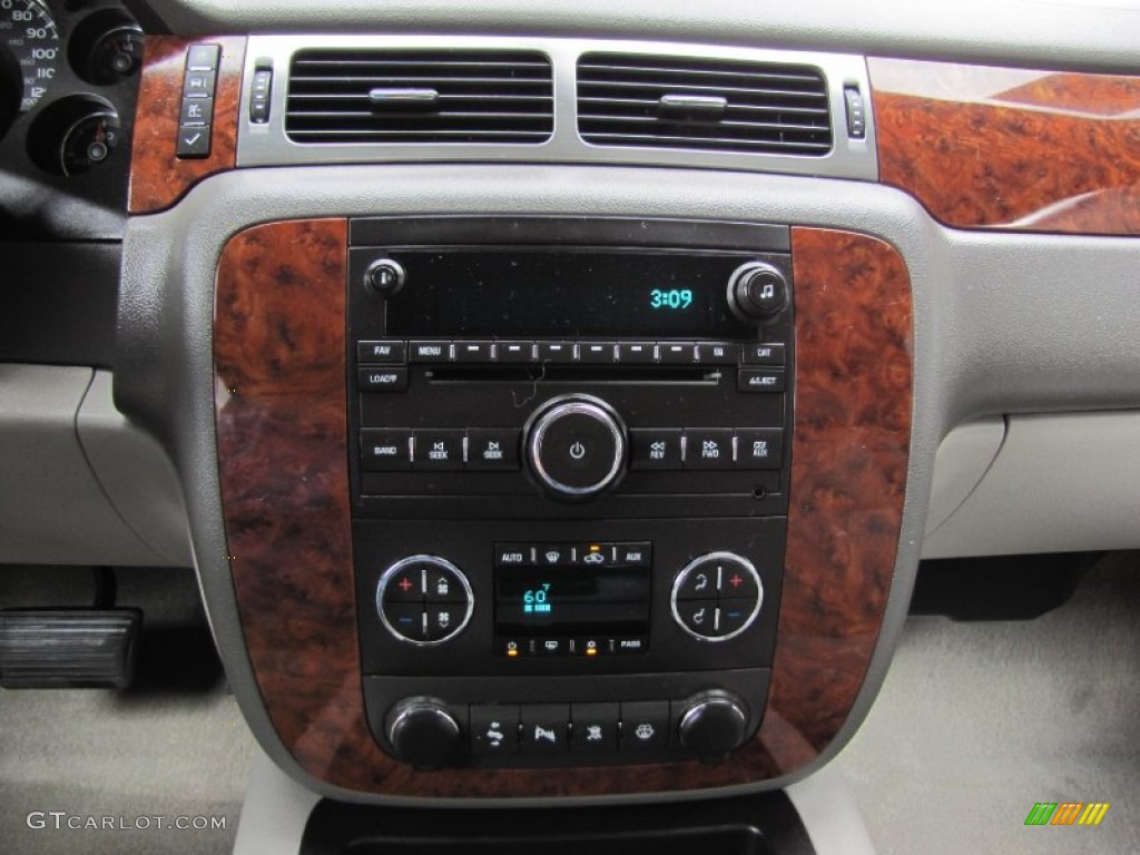 2007 Chevrolet Tahoe LT 4x4 Controls Photo #51925691