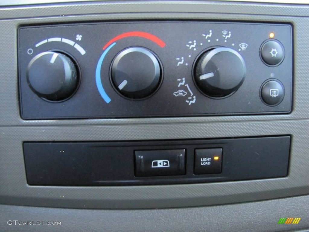2008 Dodge Ram 2500 SLT Quad Cab 4x4 Controls Photo #51926777