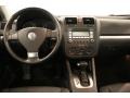 Black - Jetta SE Sedan Photo No. 17