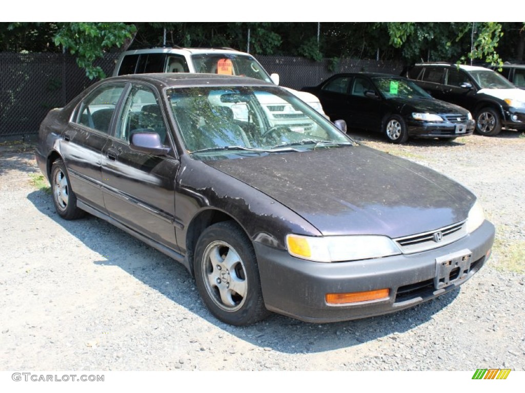 1997 Accord SE Sedan - Black Currant Metallic / Gray photo #2
