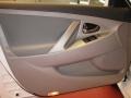 Super White - Camry SE Photo No. 11