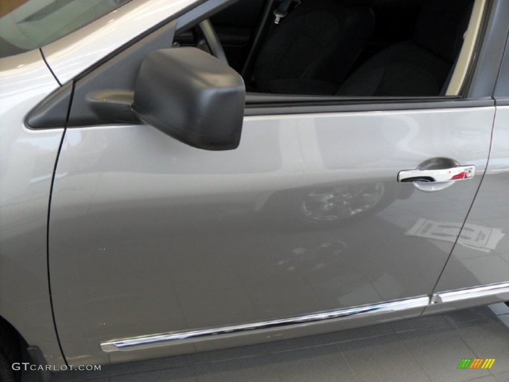 2011 Rogue S AWD - Platinum Graphite / Black photo #4