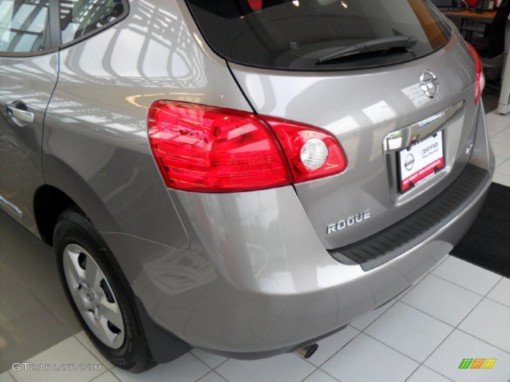 2011 Rogue S AWD - Platinum Graphite / Black photo #7