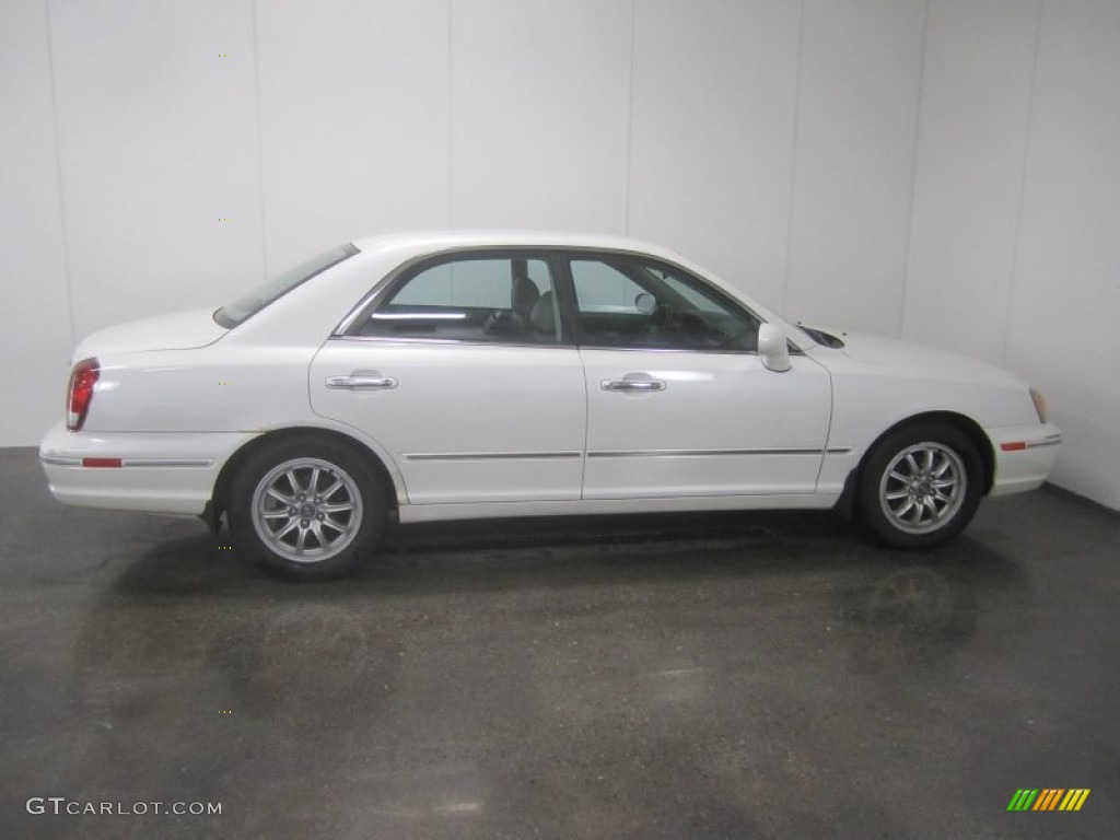 2002 XG350 Sedan - Ivory White Pearl / Beige photo #13