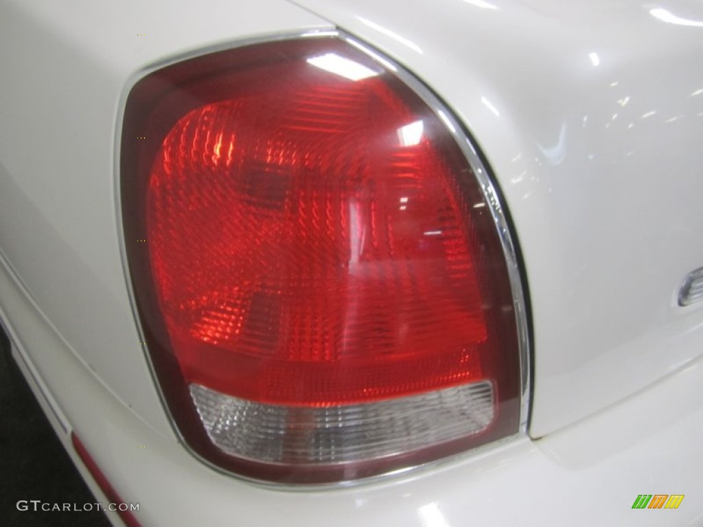 2002 XG350 Sedan - Ivory White Pearl / Beige photo #15