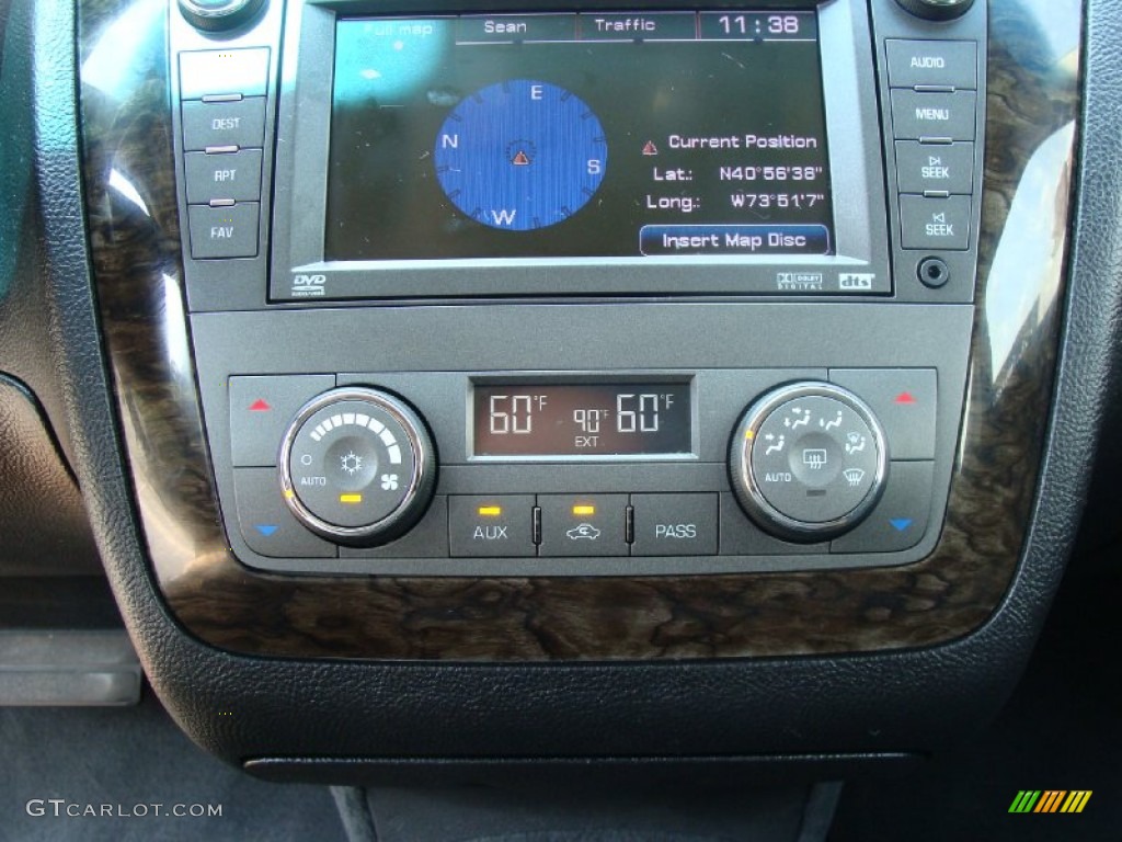2010 Cadillac DTS Standard DTS Model Controls Photo #51939315