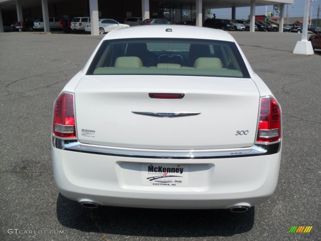 2011 300 Limited - Bright White / Black/Light Frost Beige photo #3