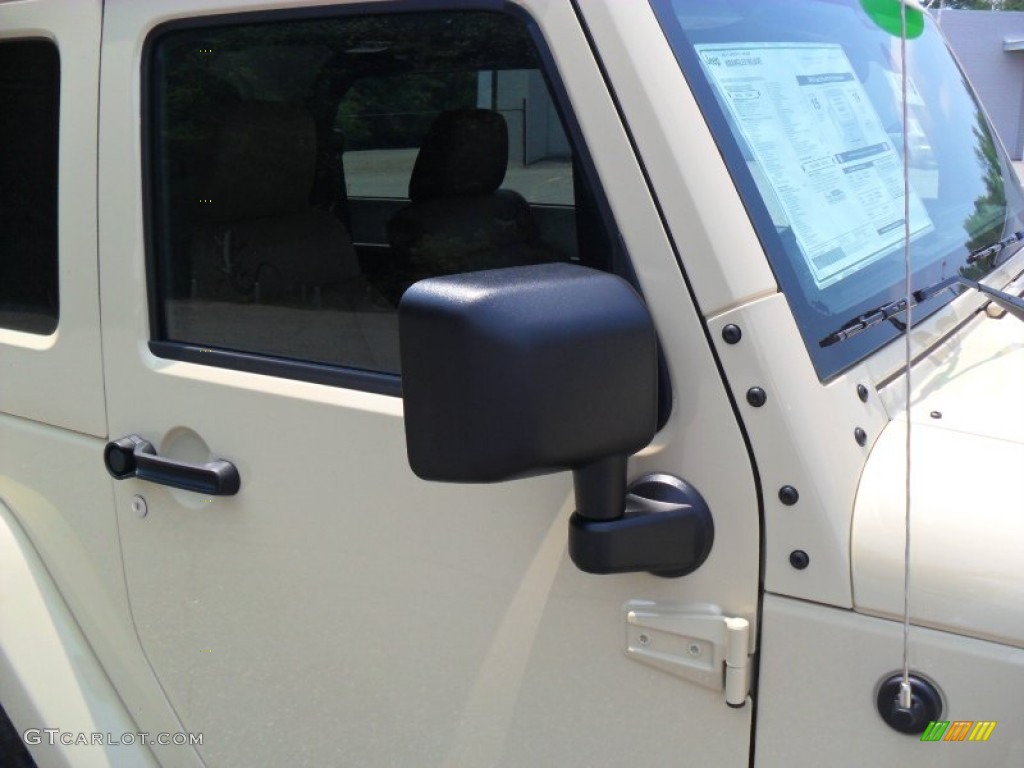 2011 Wrangler Mojave 4x4 - Sahara Tan / Black/Dark Saddle photo #22