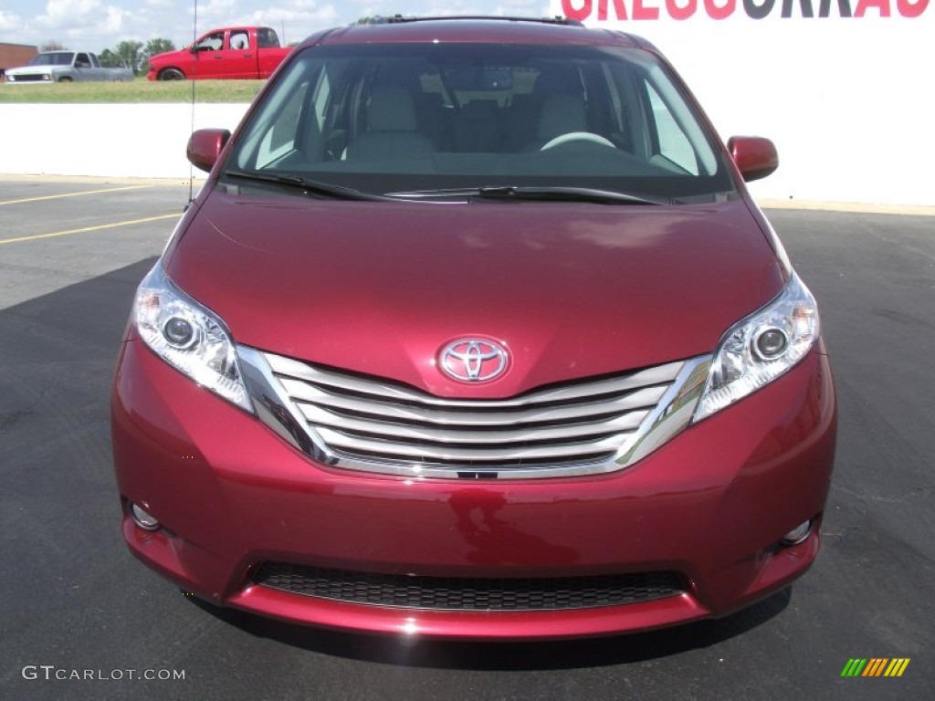 2011 Sienna XLE - Salsa Red Pearl / Light Gray photo #2