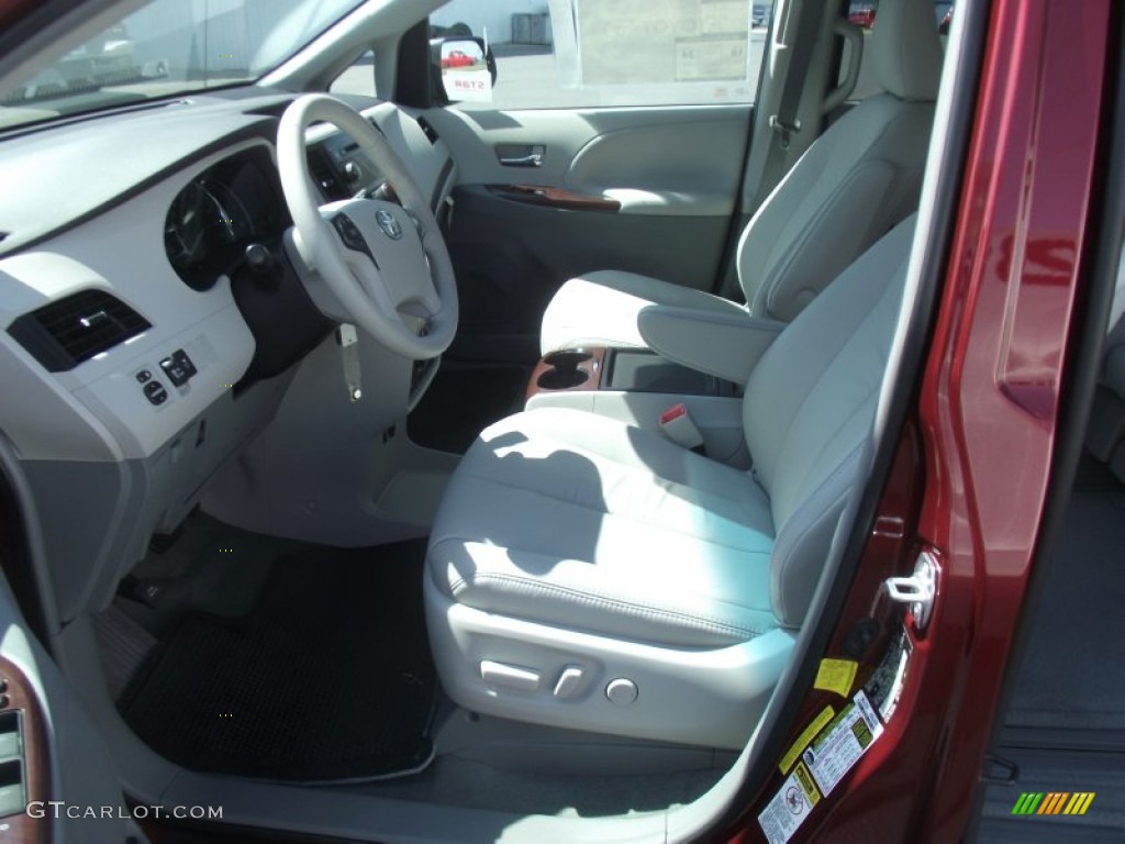 2011 Sienna XLE - Salsa Red Pearl / Light Gray photo #11