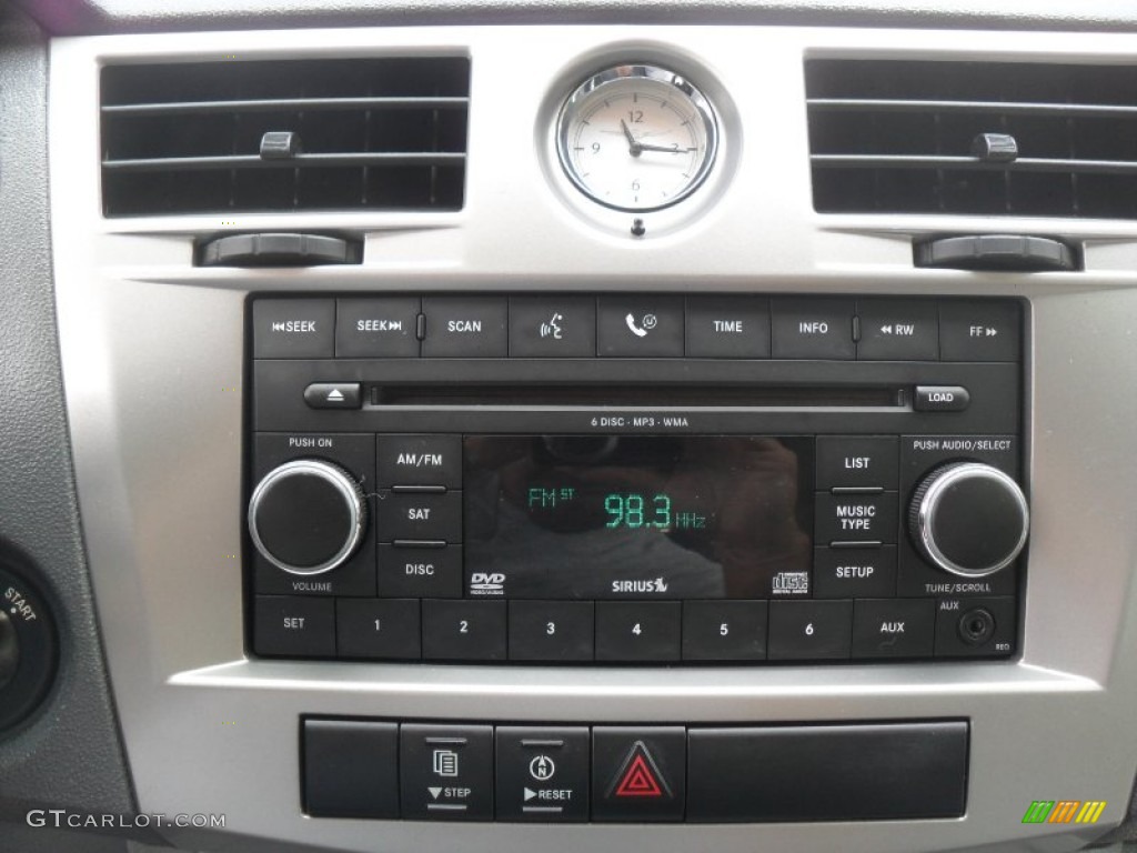 2008 Chrysler Sebring Touring Convertible Controls Photo #51941988