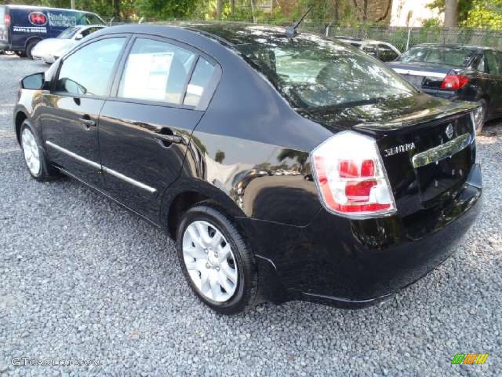 2012 Sentra 2.0 S - Super Black / Beige photo #3