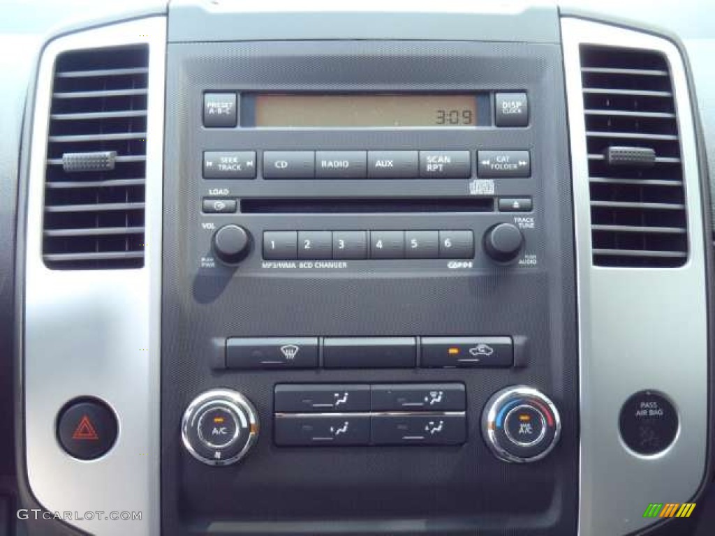 2011 Nissan Frontier SV V6 King Cab 4x4 Controls Photo #51944471