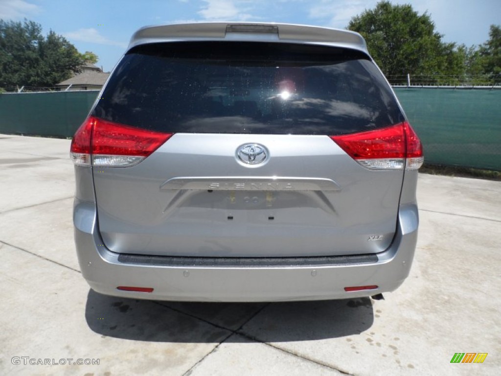 2011 Sienna XLE - Silver Sky Metallic / Light Gray photo #4