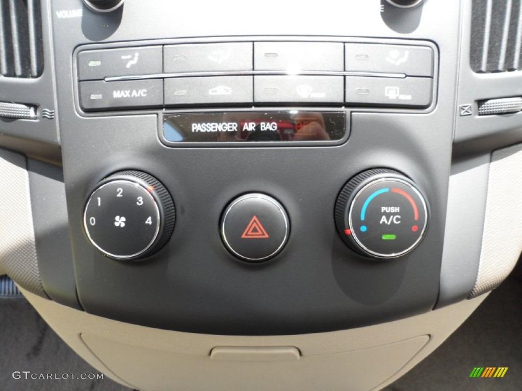 2011 Hyundai Elantra Touring GLS Controls Photos