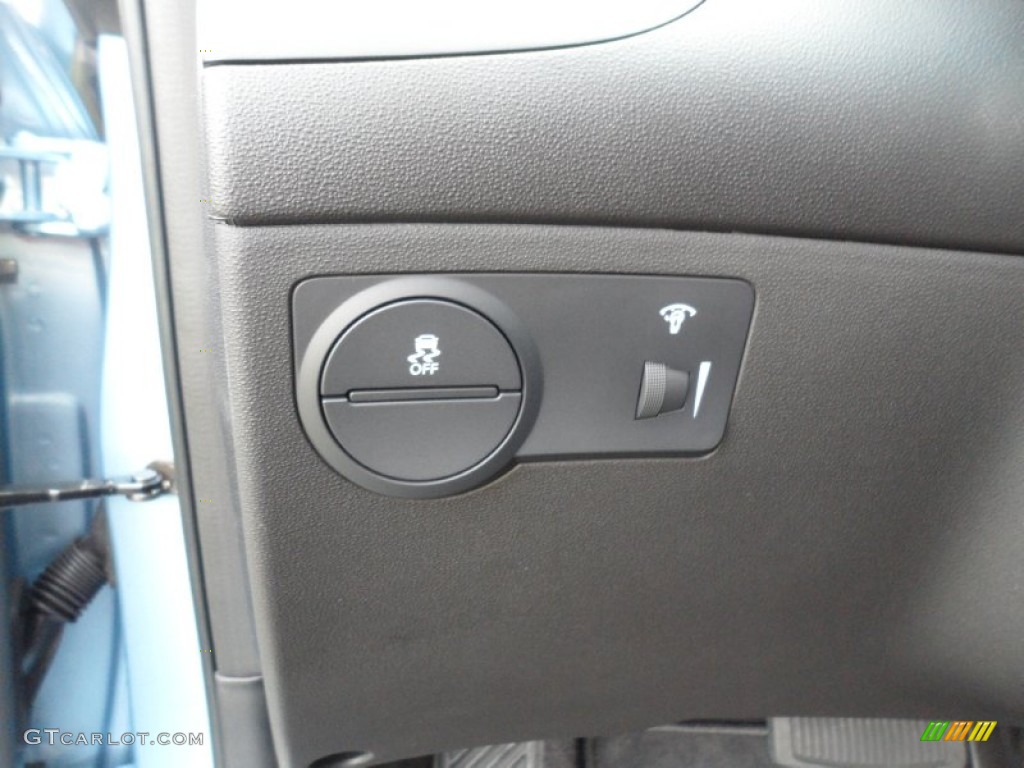 2012 Hyundai Genesis Coupe 2.0T Controls Photo #51950639