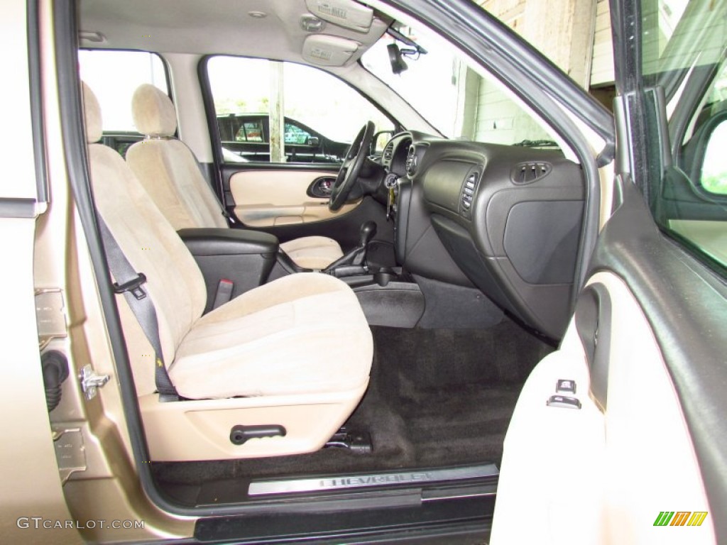 2005 TrailBlazer LS - Sandstone Metallic / Light Cashmere/Ebony photo #10