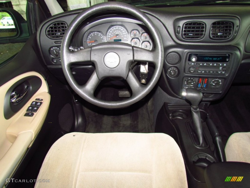 2005 TrailBlazer LS - Sandstone Metallic / Light Cashmere/Ebony photo #15