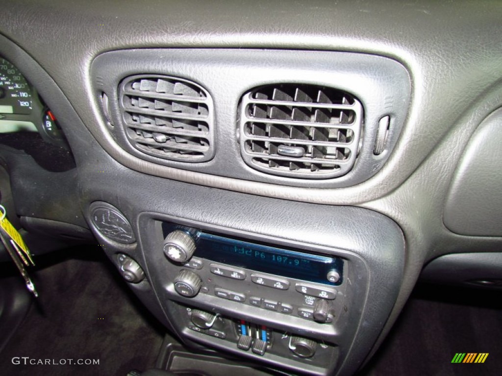 2005 TrailBlazer LS - Sandstone Metallic / Light Cashmere/Ebony photo #16