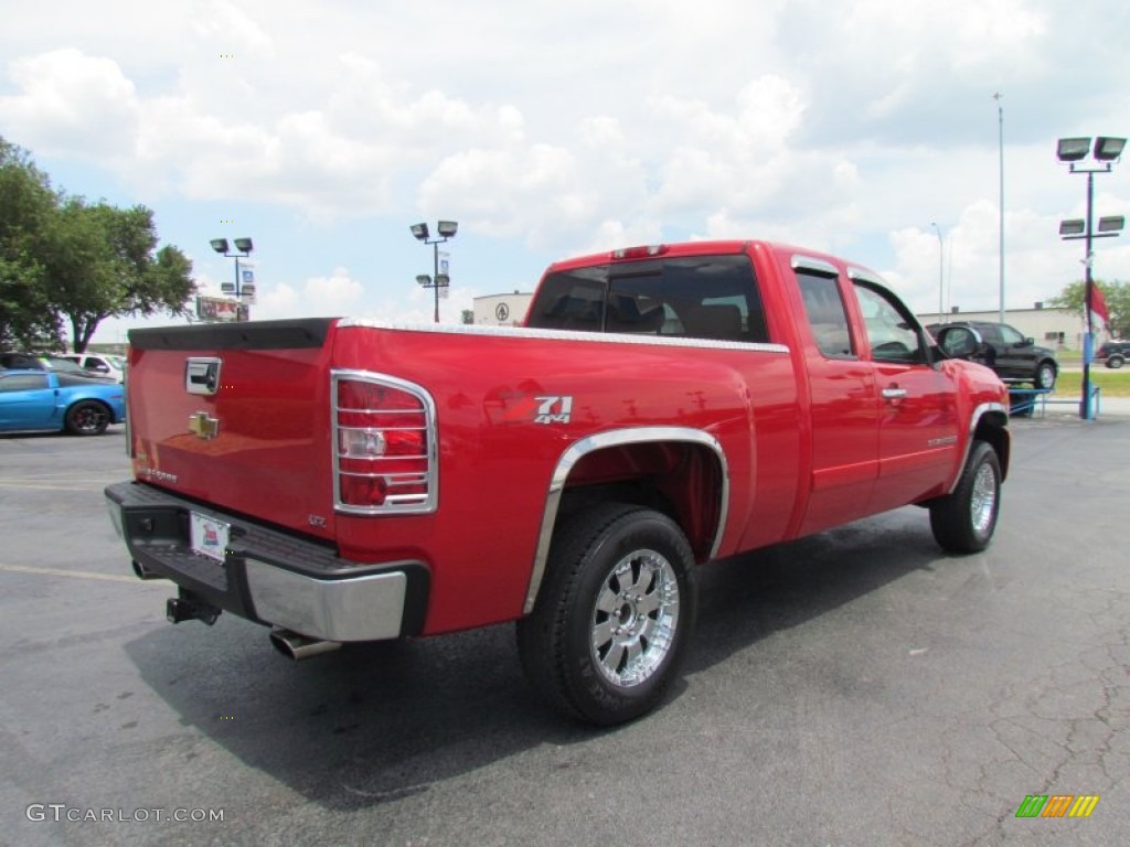 2007 Silverado 1500 LTZ Extended Cab 4x4 - Victory Red / Light Cashmere/Ebony Black photo #7