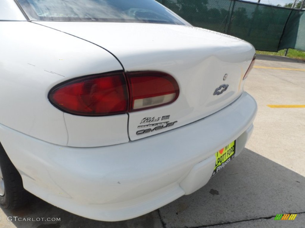 1999 Cavalier Coupe - Bright White / Graphite photo #19