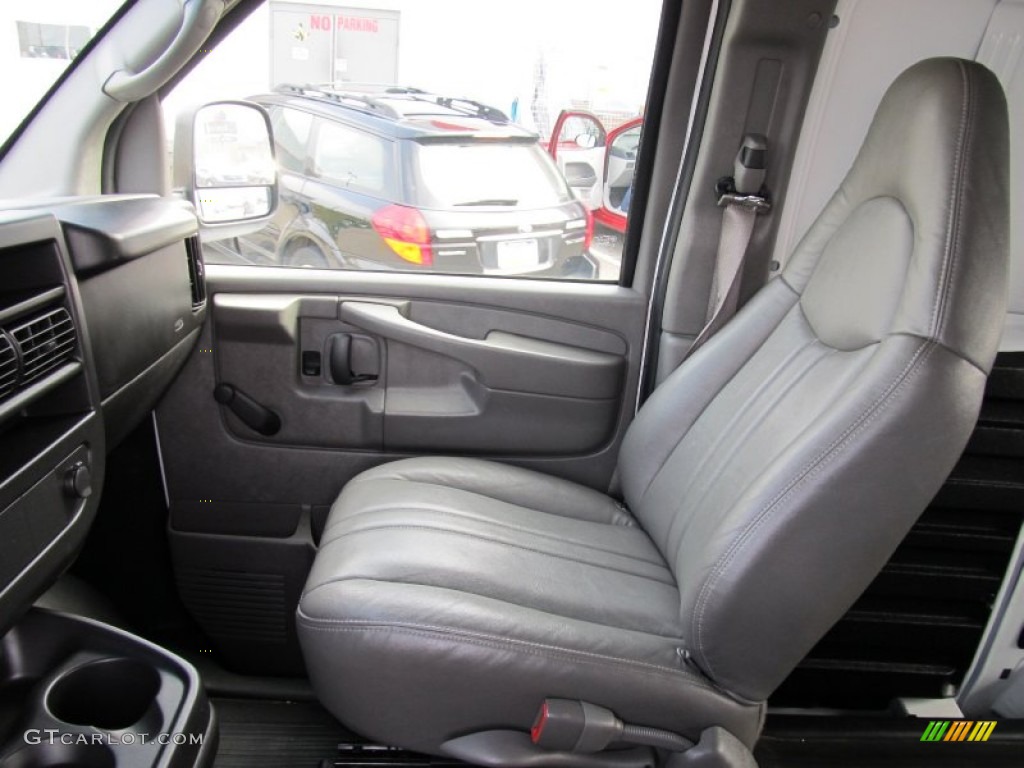2009 Express 1500 Cargo Van - Summit White / Medium Pewter photo #18