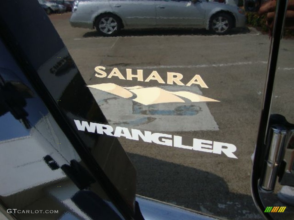 2011 Wrangler Sahara 4x4 - Black / Black/Dark Saddle photo #16