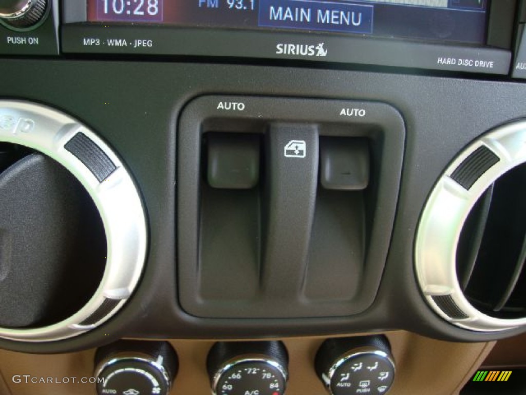 2011 Jeep Wrangler Sahara 4x4 Controls Photo #51955709