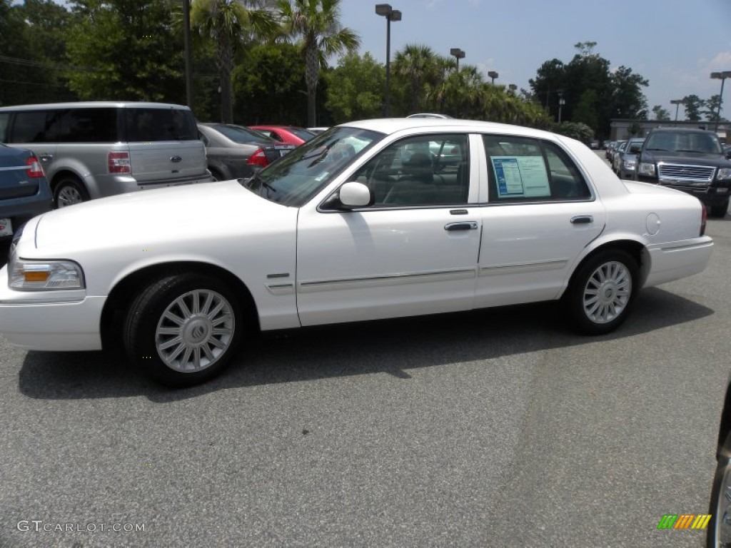 2010 Grand Marquis LS Ultimate Edition - Vibrant White / Light Camel photo #2