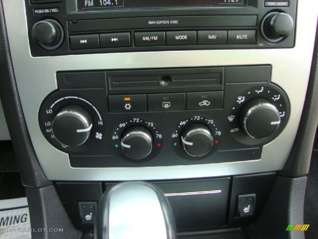 2006 Dodge Charger SRT-8 Controls Photo #51957629
