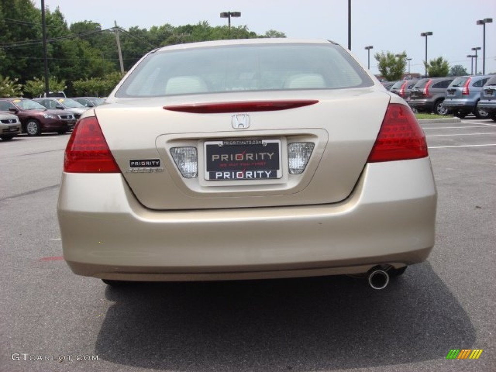 2006 Accord LX Sedan - Desert Mist Metallic / Ivory photo #5