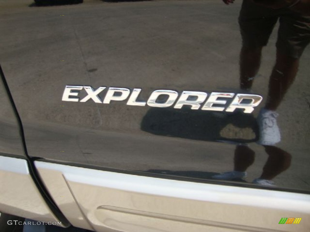 2002 Ford Explorer Eddie Bauer 4x4 Marks and Logos Photos